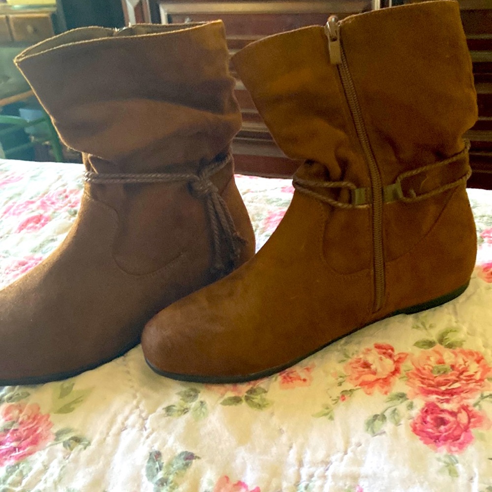 Brown boots🍄